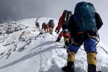 ¿Cuánto costará subir al Everest?