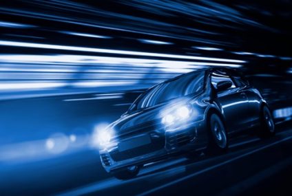 Para qué manejar a 140 km/h por la autopista