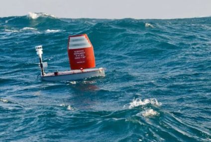 Hito histórico: un velero autónomo logró cruzar el Atlántico usando solo viento y energía solar